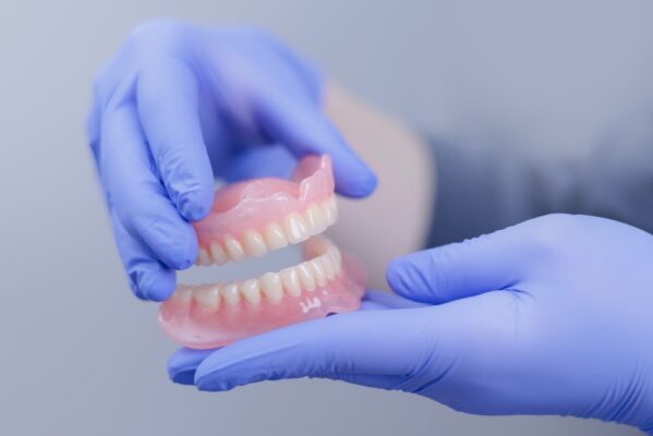 Dentaduras inmediatas en Scottsdale Mini Dental Implant Centers of America